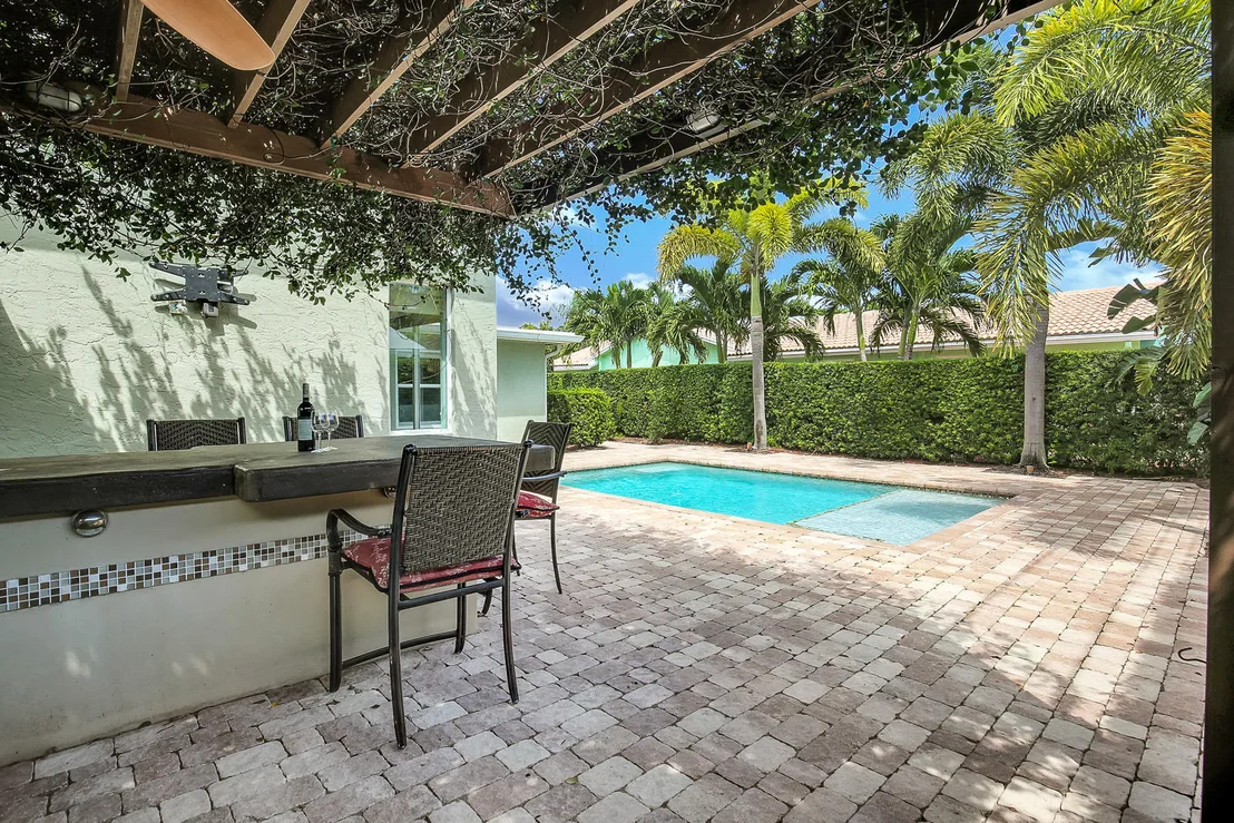 Photo of 618 Sunshine Drive