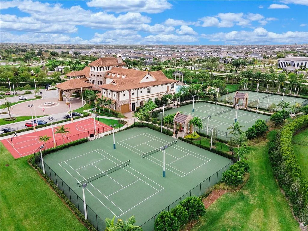 Photo of 8971 Lakeview Place