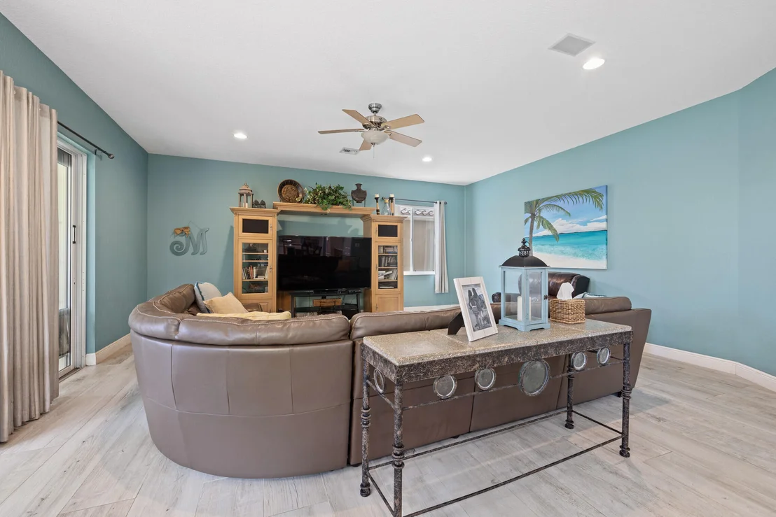 Photo of 4390 Mariners Cove Drive