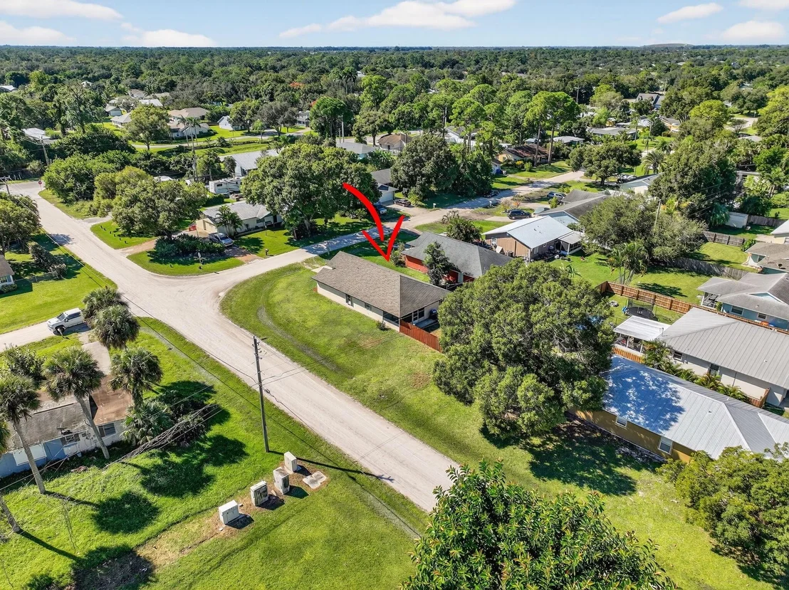 Photo of 2906 1st Road