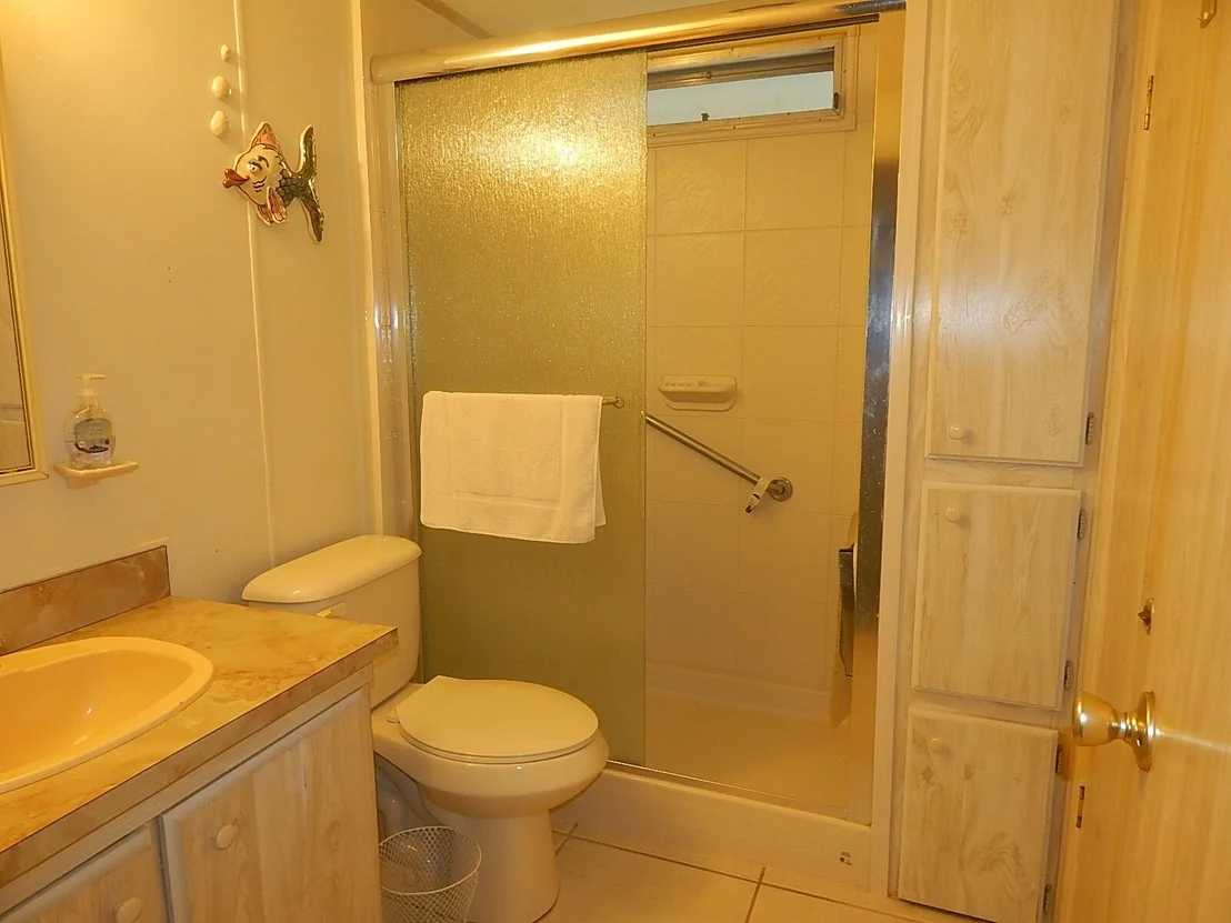 Photo of Unit 31 at 400 N A1a