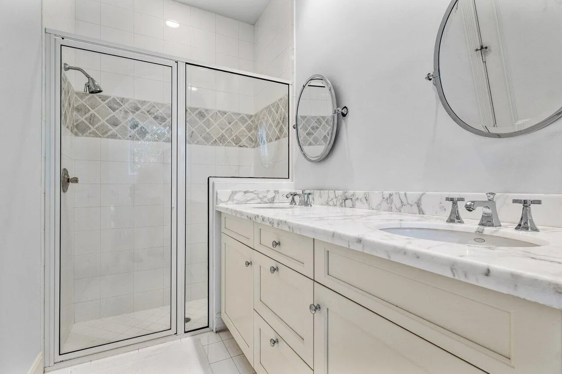 Photo of 5849 Windsor Terrace