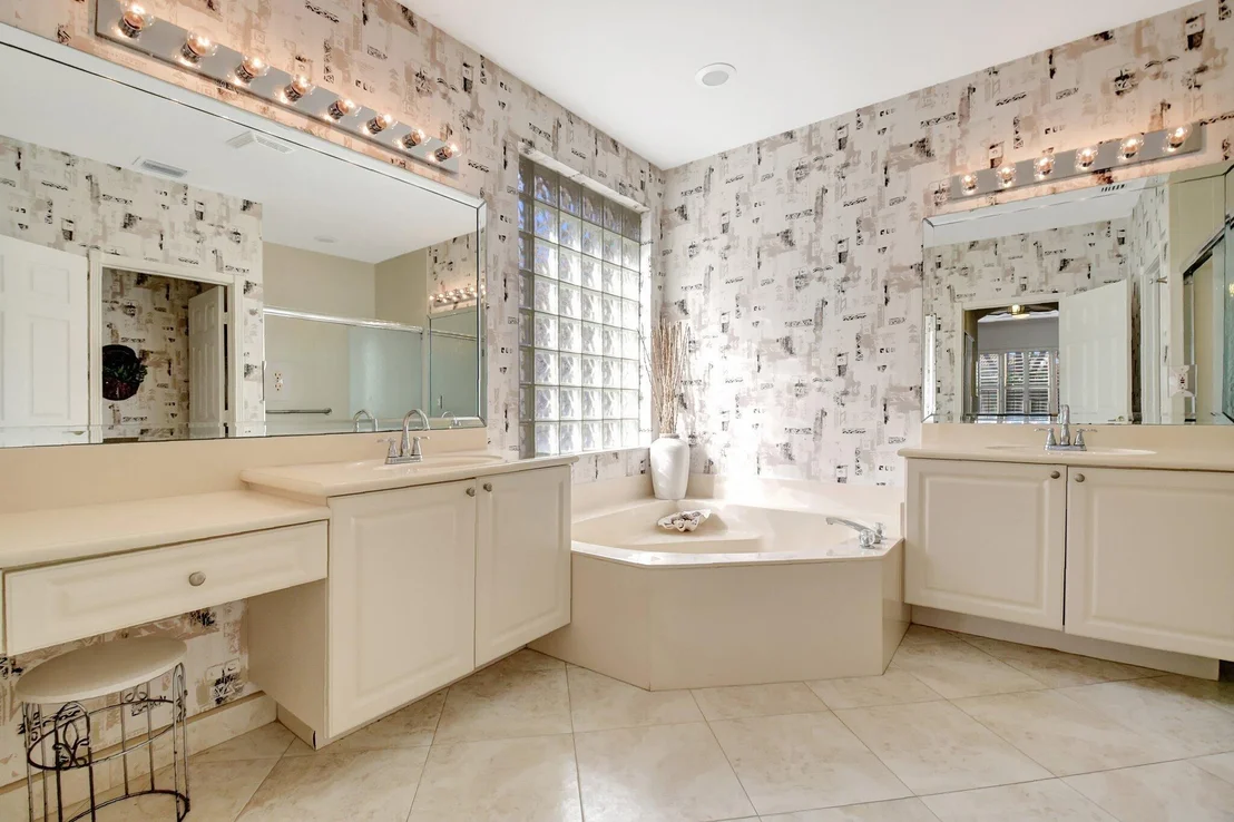 Photo of 7322 Morocca Lake Drive