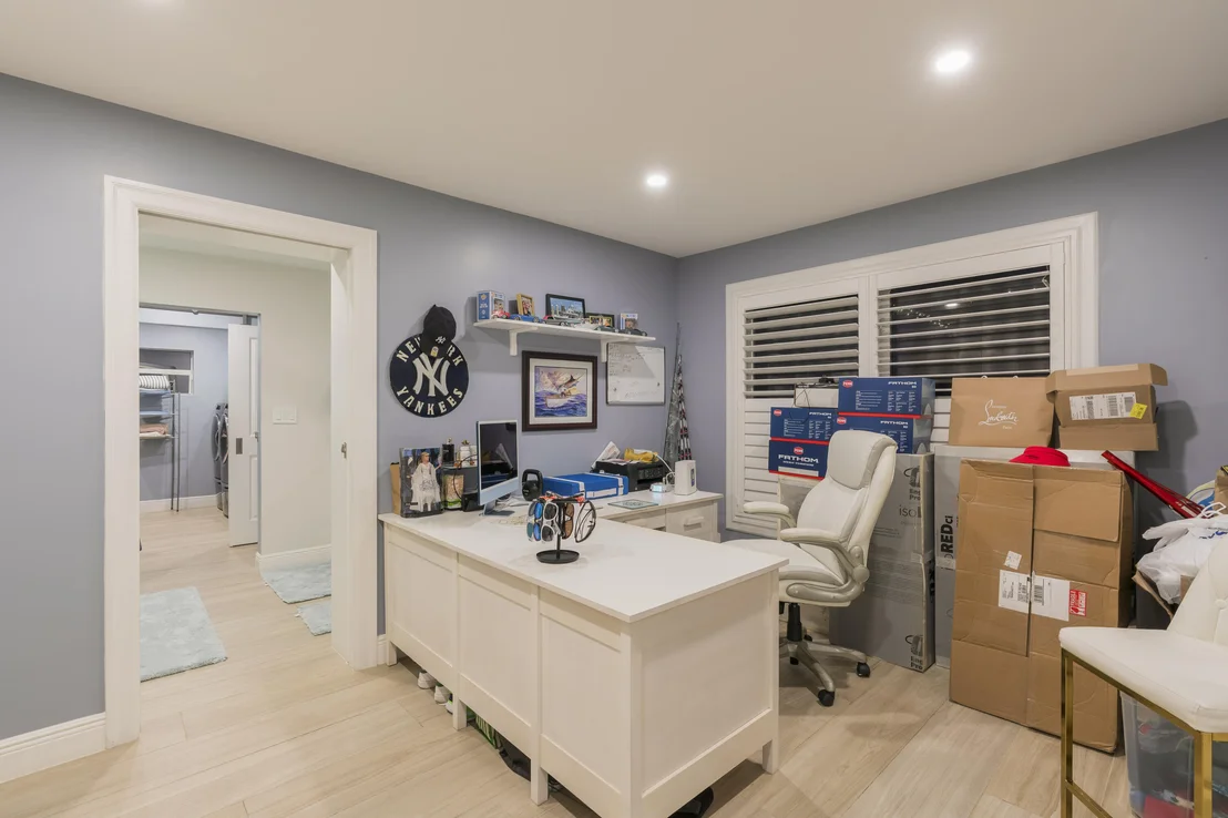 Photo of 851 SE 5th Avenue