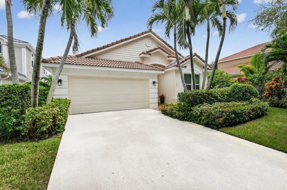 Photo of 523 Canoe Point