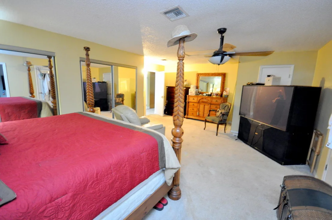 Photo of 92 W Pine Tree Avenue