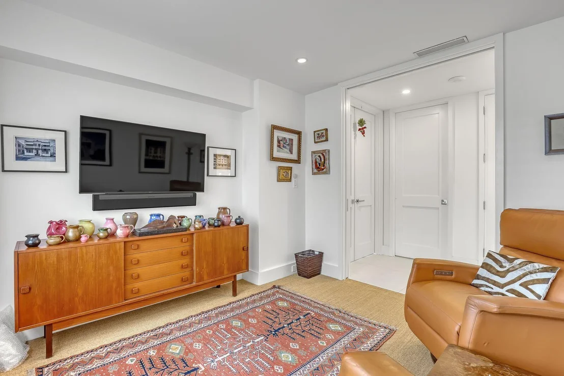 Photo of Unit 507B at 44 COCOANUT Row