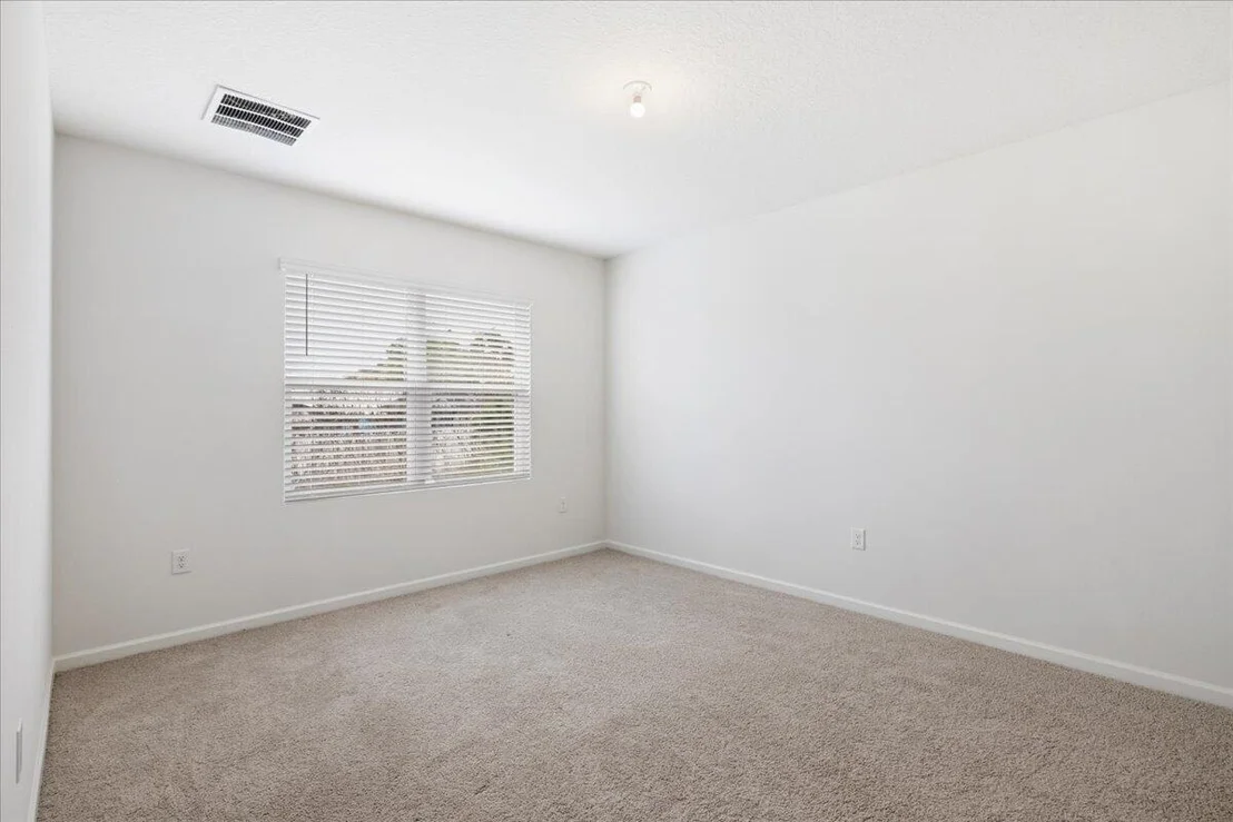 Photo of 1072 Roseland Road