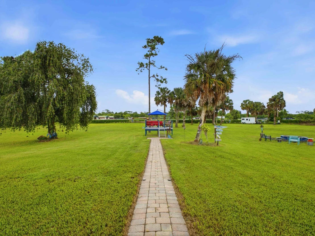 Photo of 14171 BIDDEX Road