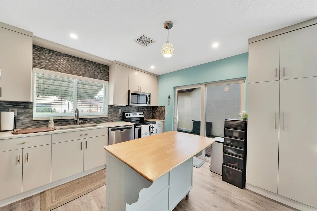Photo of 5281 Minto Road