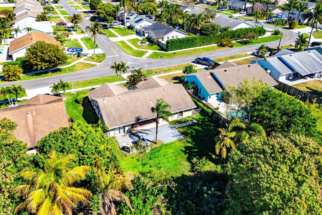 Photo of 838 NW 9th Way