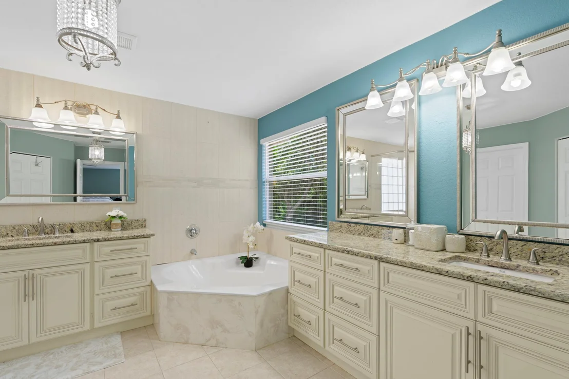 Photo of 6562 Adriatic Way