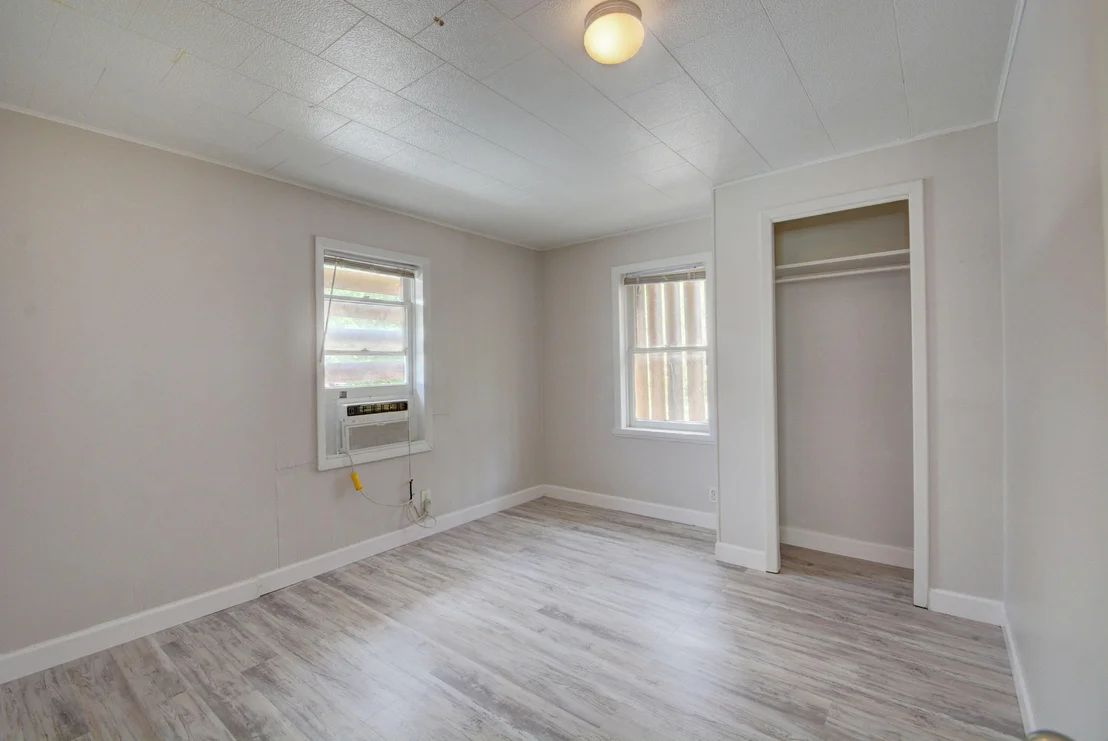 Photo of 215 N E Street