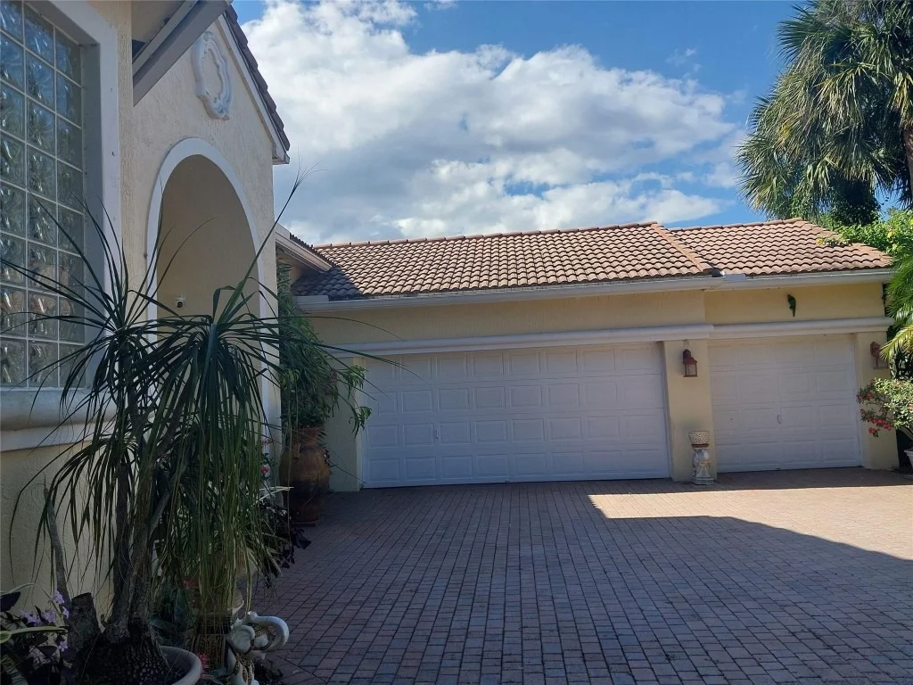 Photo of 7042 SE Bay Hill Drive