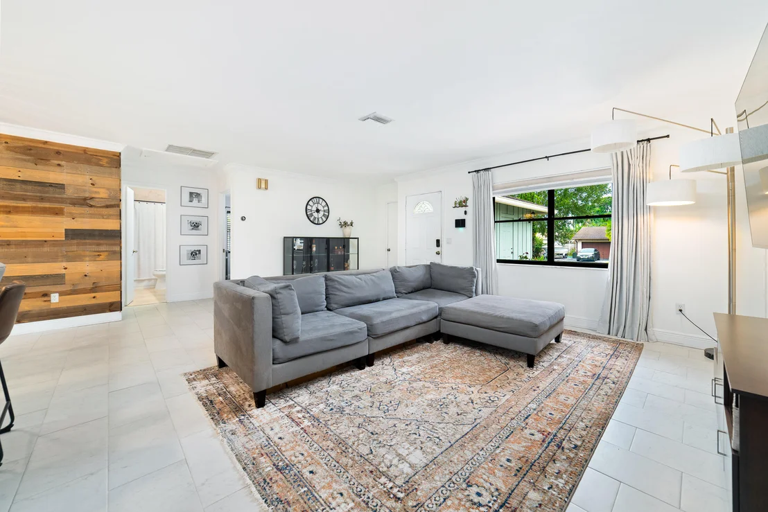 Photo of 110 W Mango Road