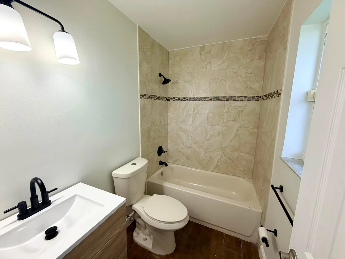 Photo of 2811 NW 8th Street