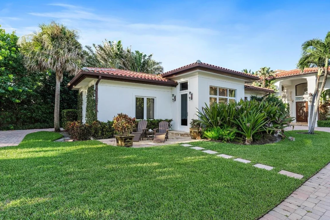 Photo of 613 S Beach Road