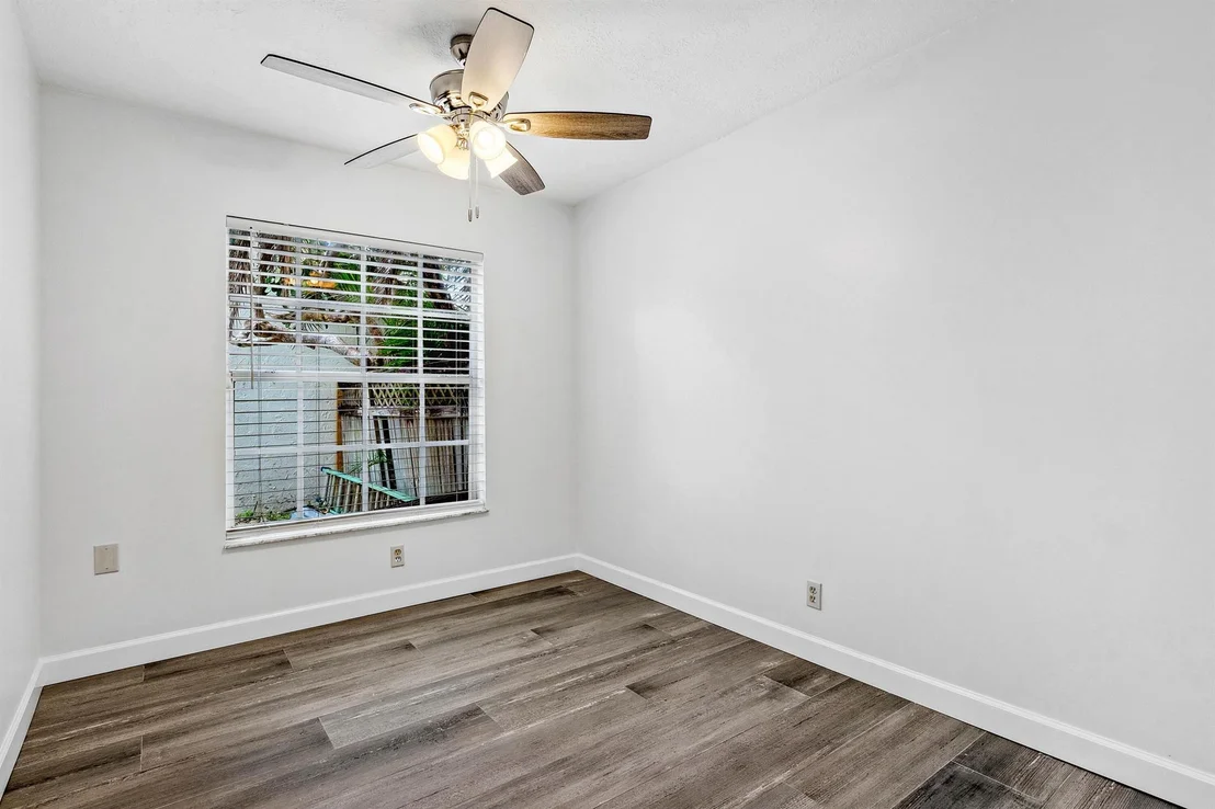 Photo of 165 Lakeside Drive