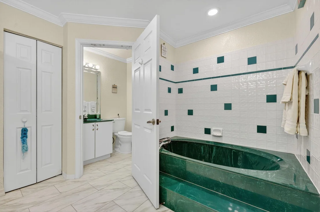 Photo of 5565 American Circle