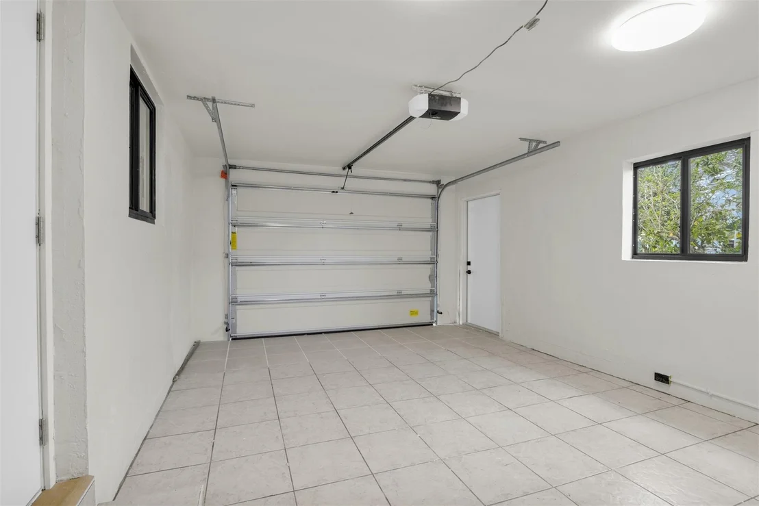 Photo of 812 SE 9th Terrace