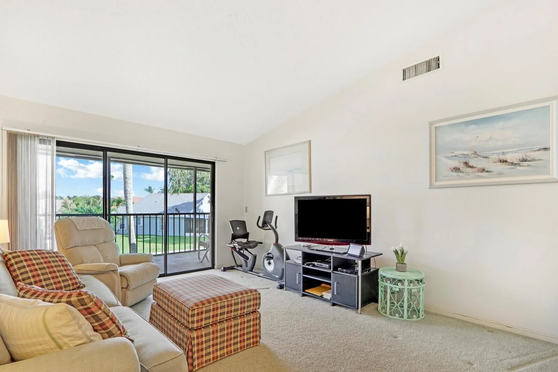 Photo of Unit B at 2052 Keystone Drive
