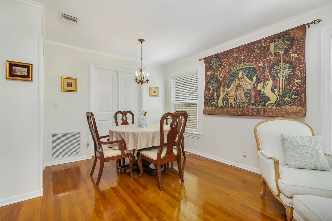Photo of 816 Avon Road