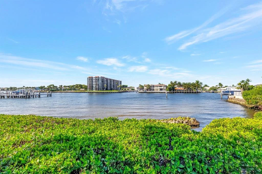 Photo of 4022 S Ocean Boulevard