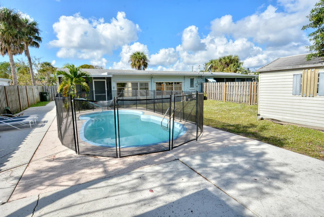 Photo of 411 SE Fini Drive