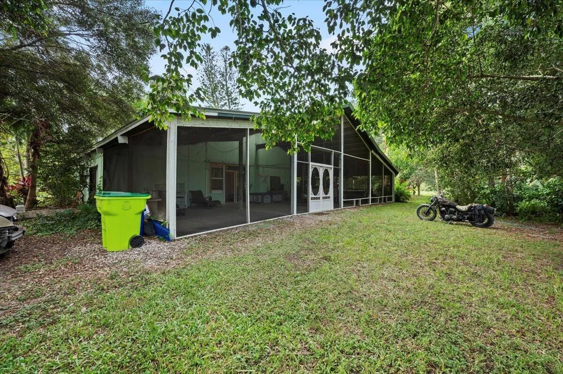 Photo of 3381 E Road