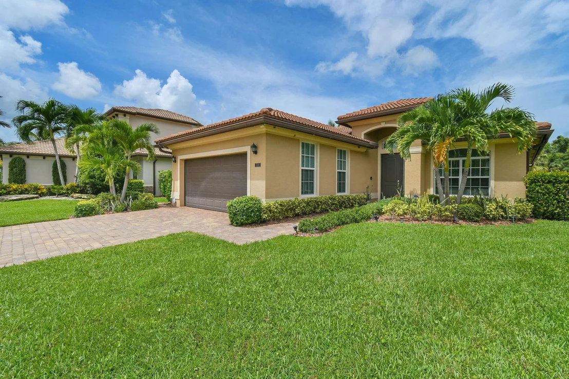 Photo of 7139 Limestone Cay Road