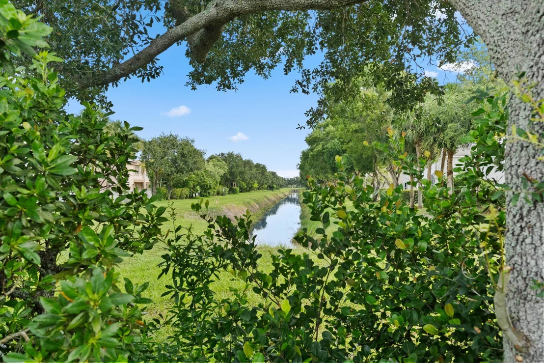Photo of 1215 Creekside Drive