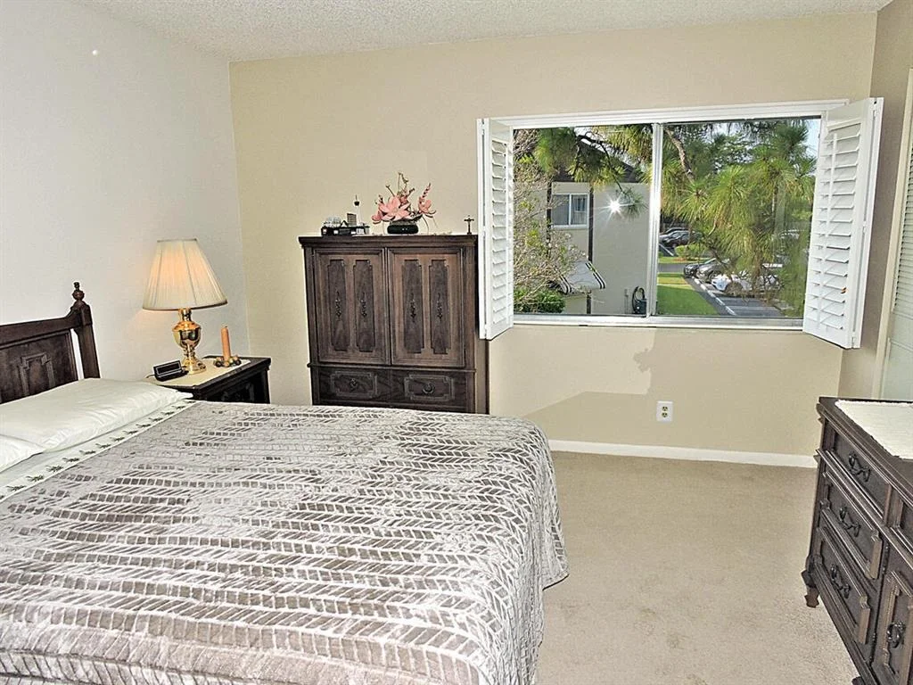 Photo of Unit D2 at 333 Pine Ridge Circle