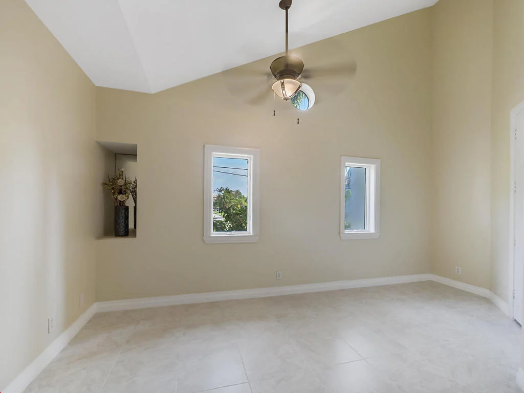 Photo of 939 Jasmine Drive