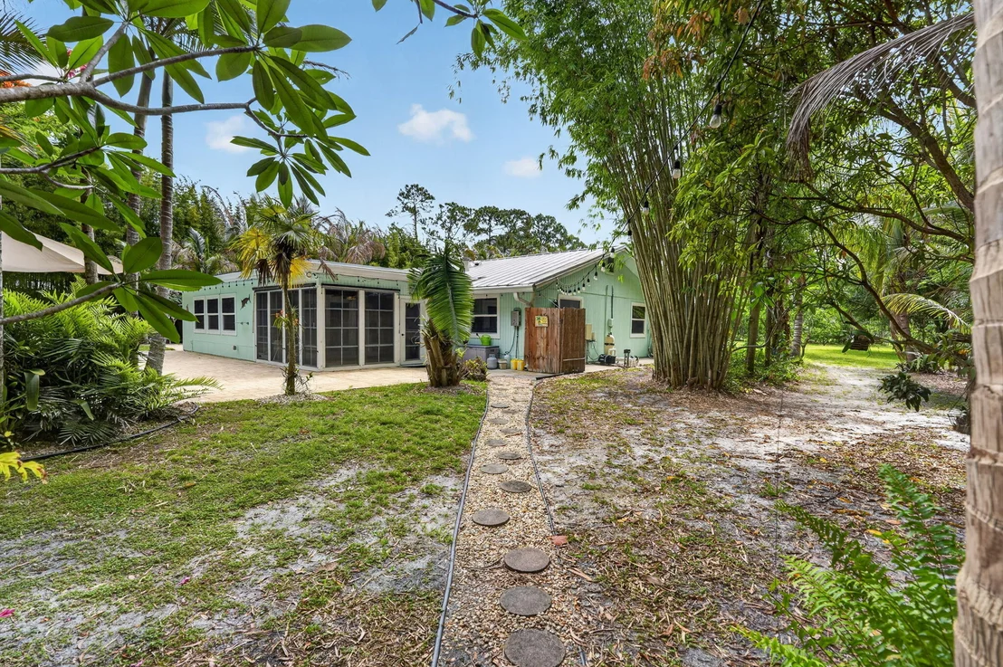 Photo of 17391 Alexander Run