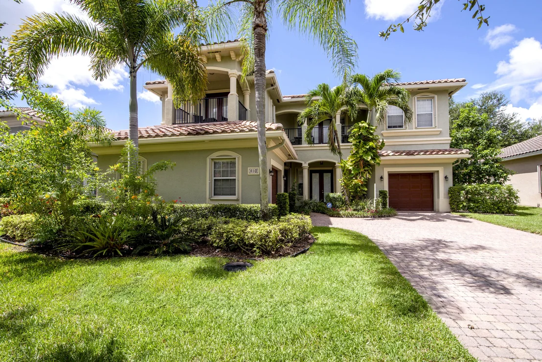 Photo of 410 Cresta Circle