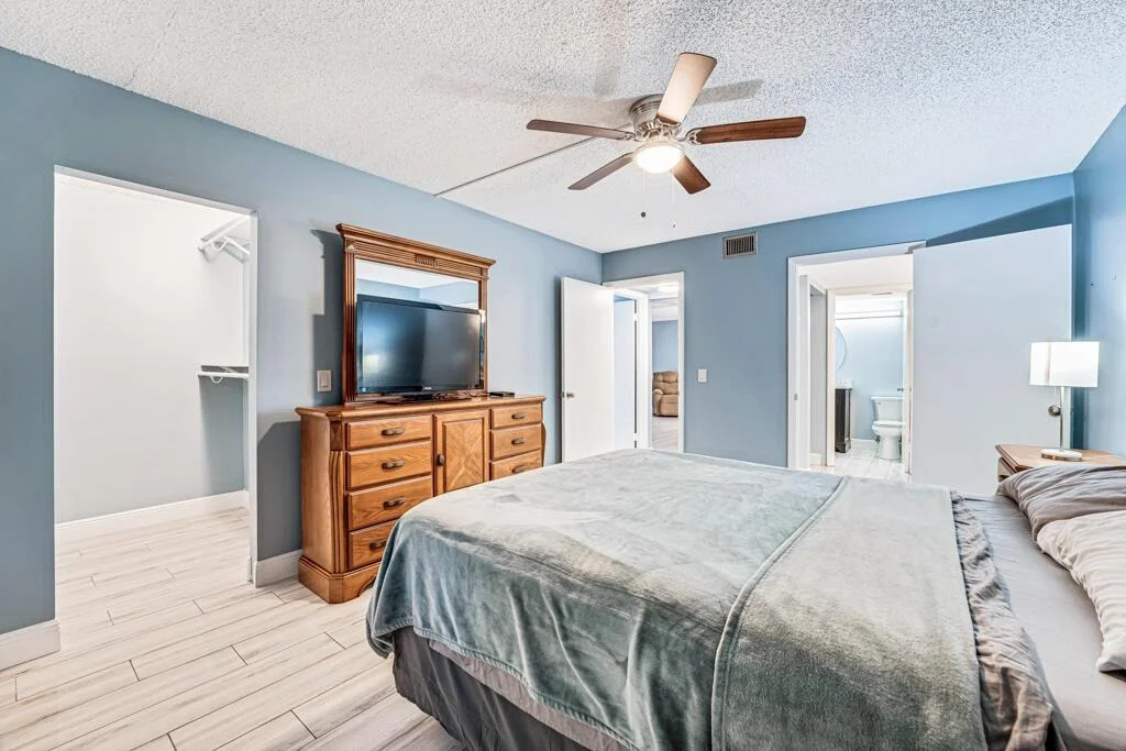 Photo of Unit D1 at 322 Pine Ridge Circle