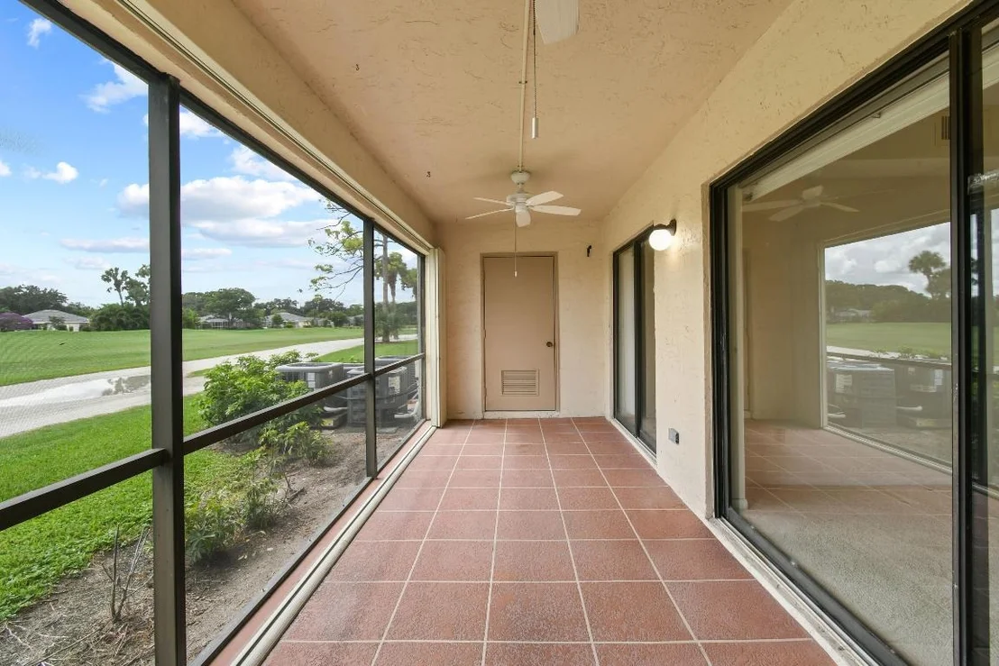 Photo of Unit B at 1001 Pinecrest Circle