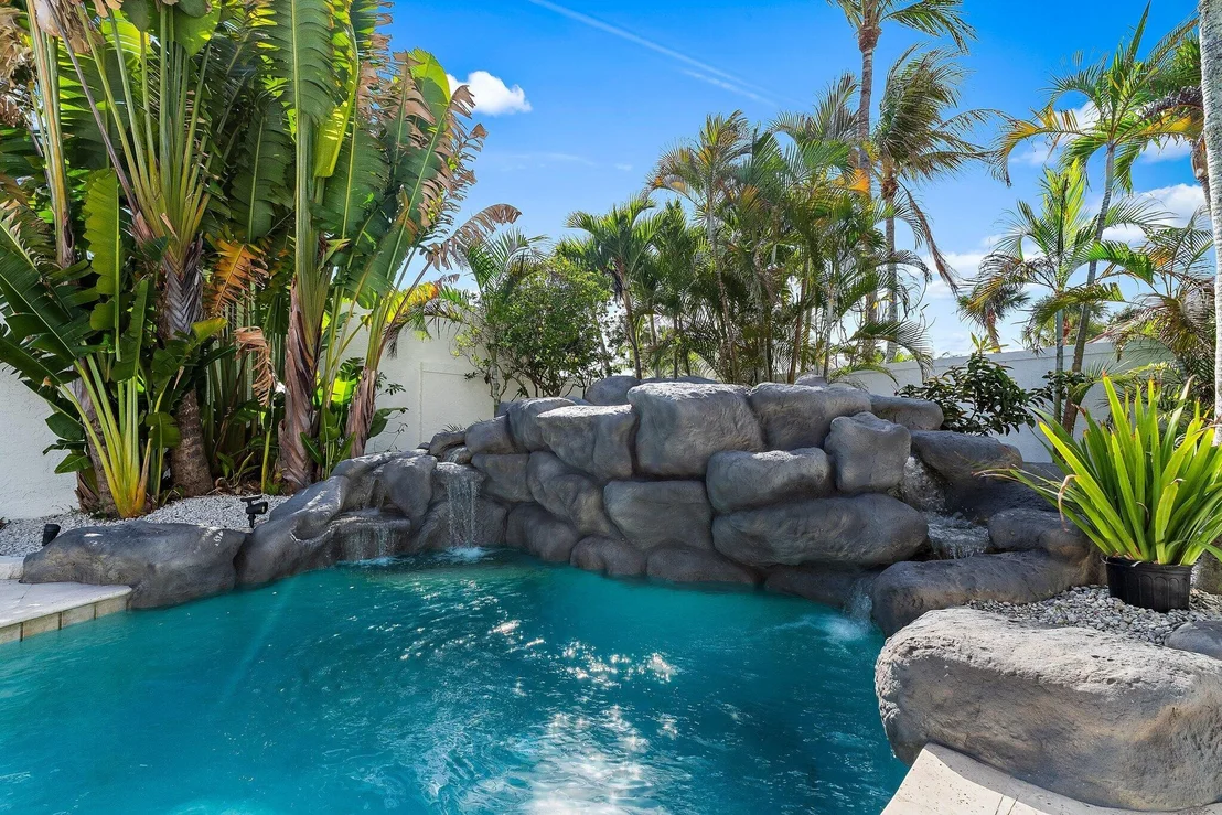 Photo of 102 W Sandpiper Circle