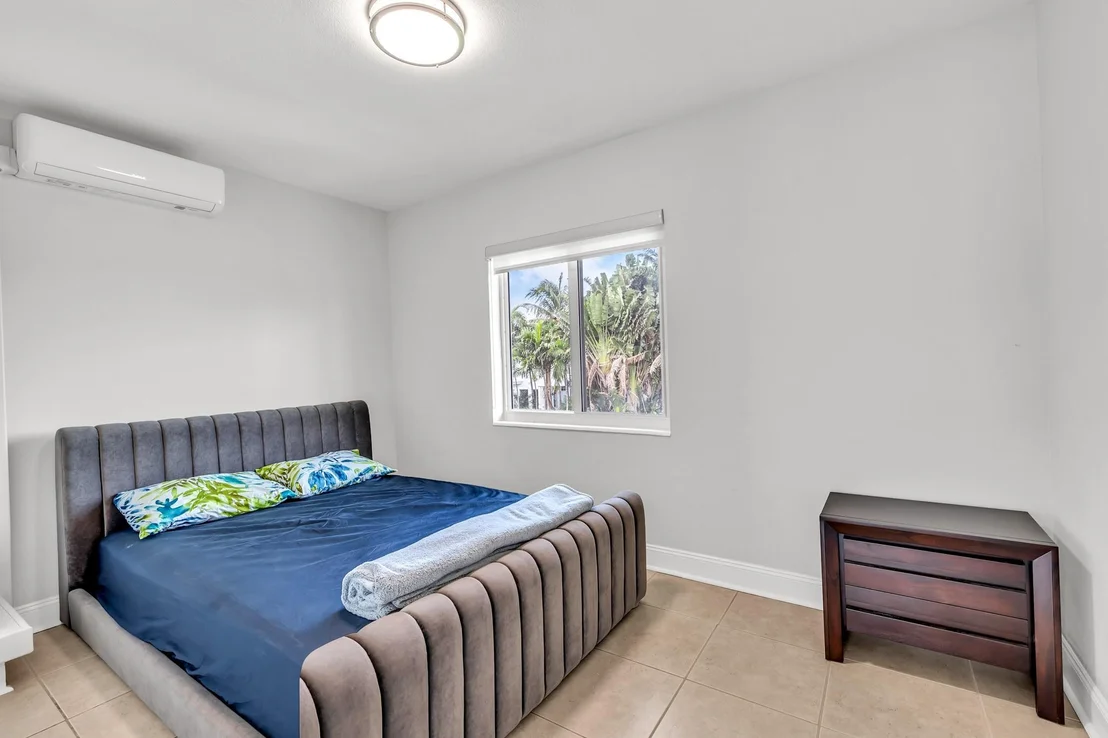 Photo of 2812 NE 27th Street