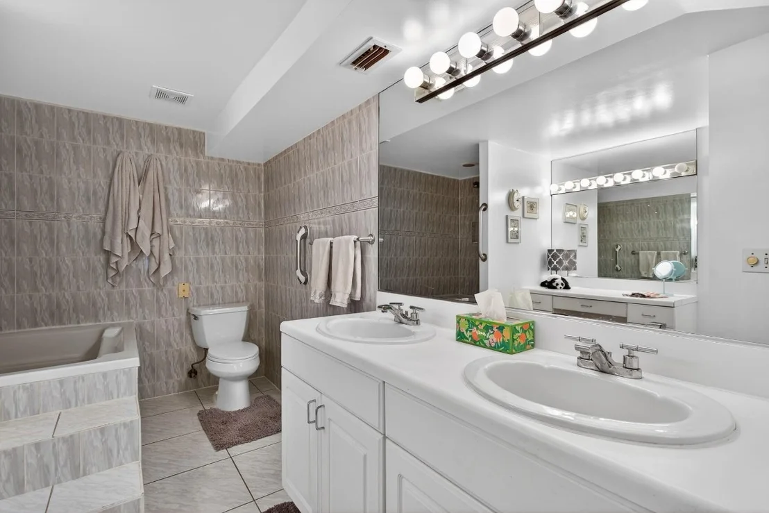 Photo of 1432 SE 2nd Street SE