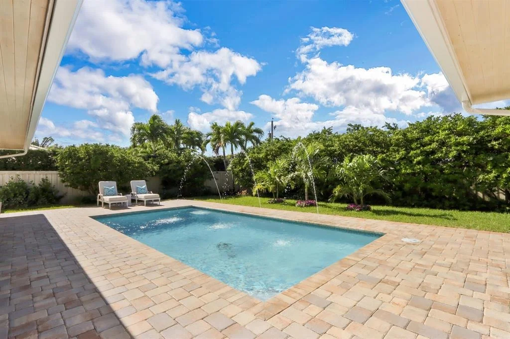 Photo of 521 Sunset Way