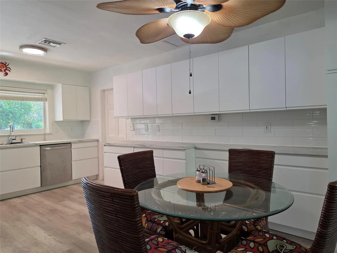 Photo of 2585 SE 3rd Street