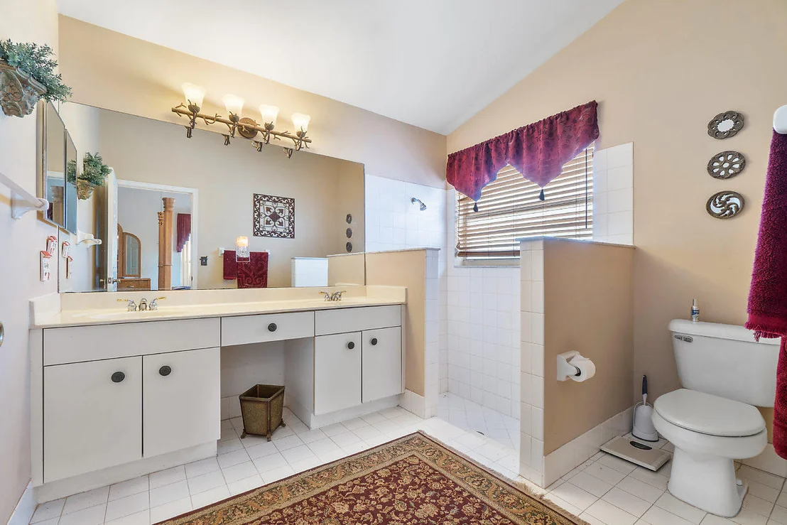 Photo of 8222 White Rock Circle