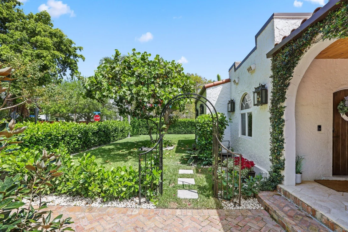 Photo of 706 Sunset Road