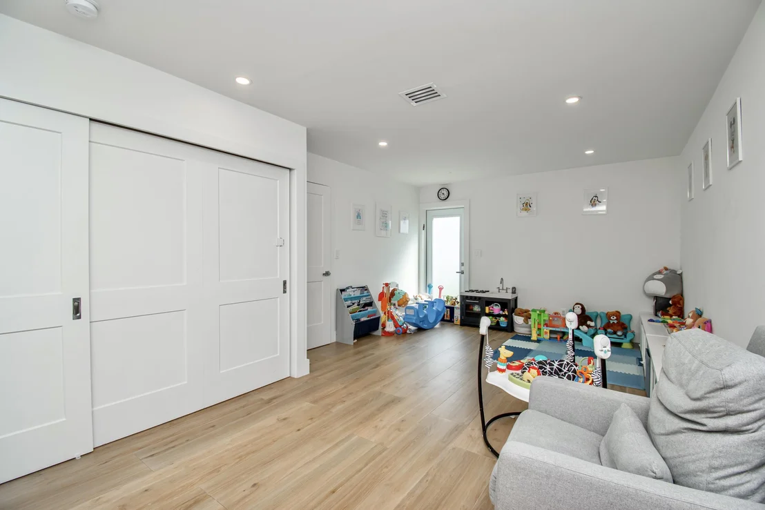 Photo of 7484 Malibu Crescent