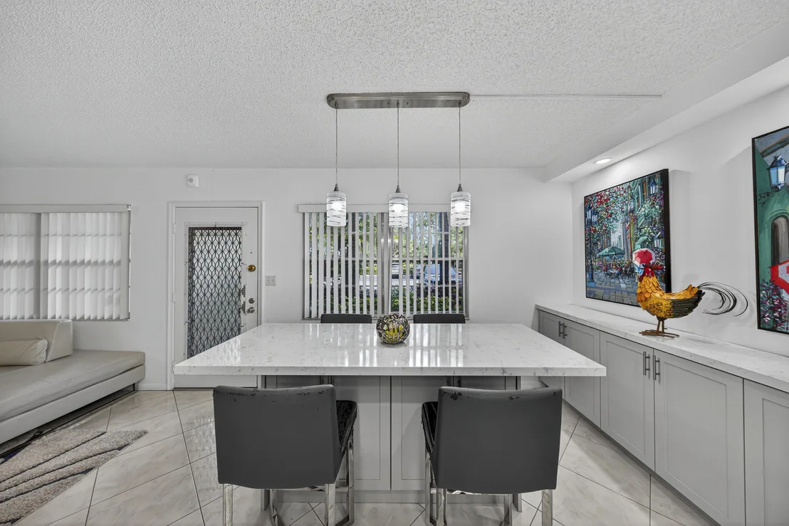 Photo of Unit D1 at 1904 BERMUDA Circle