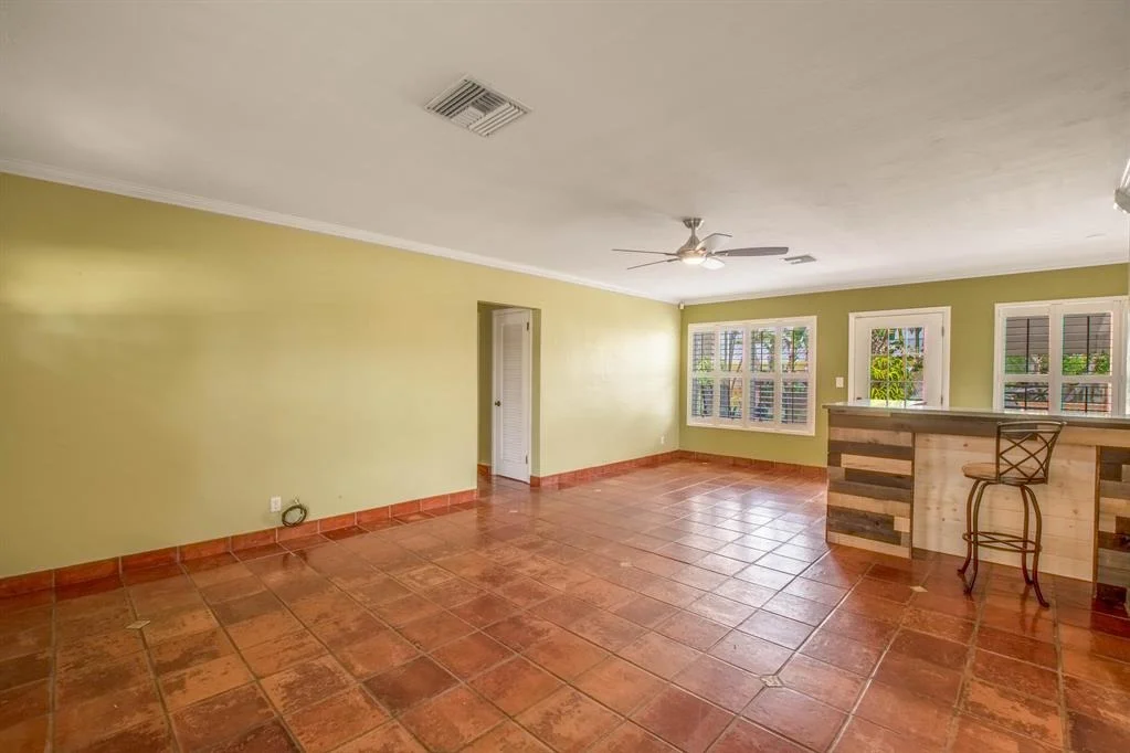Photo of 1707 Crest Drive