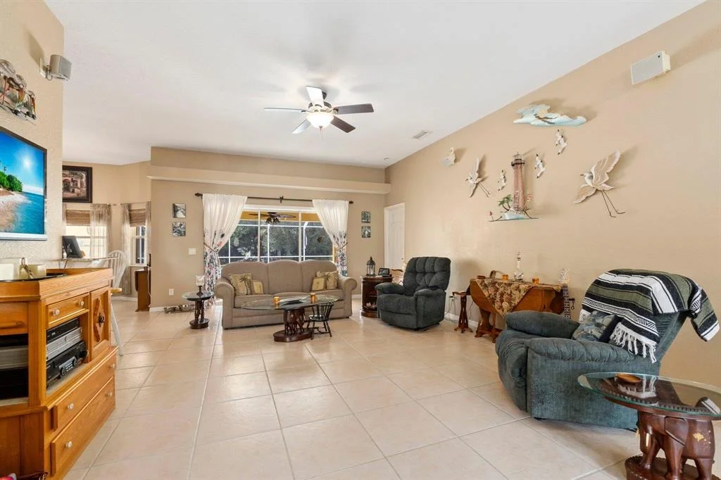 Photo of 5501 Pinetree Drive
