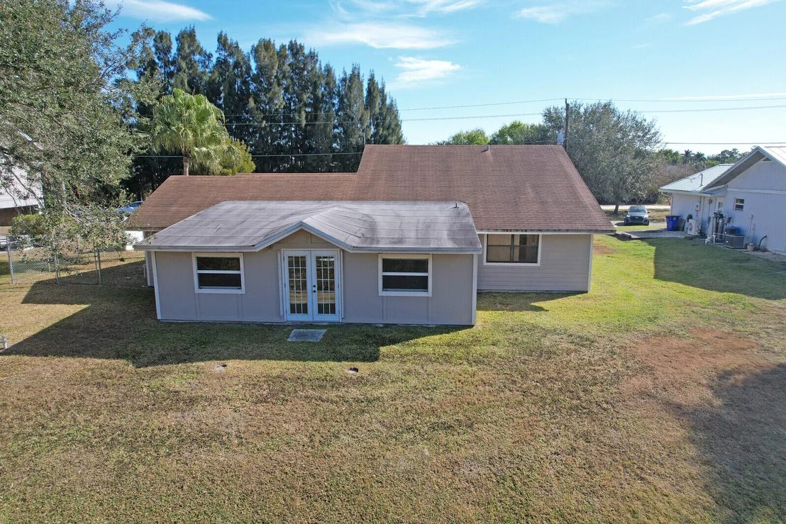 Photo of 8074 SE River Lane