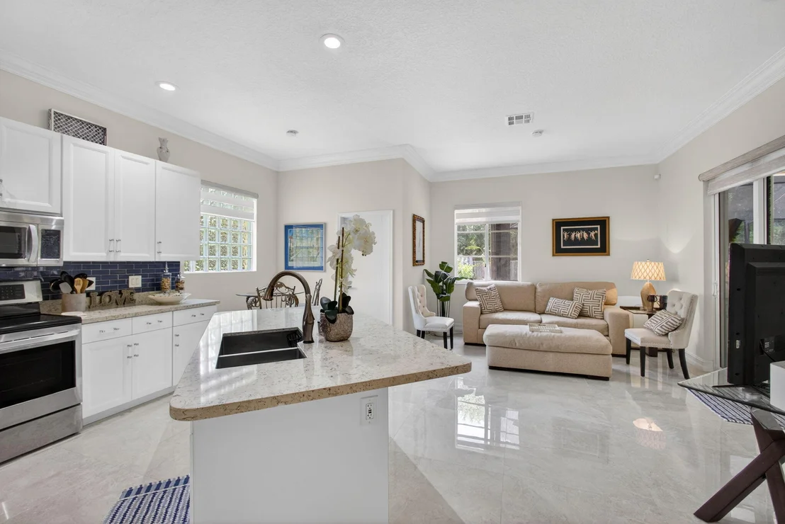 Photo of 8642 Plum Cay